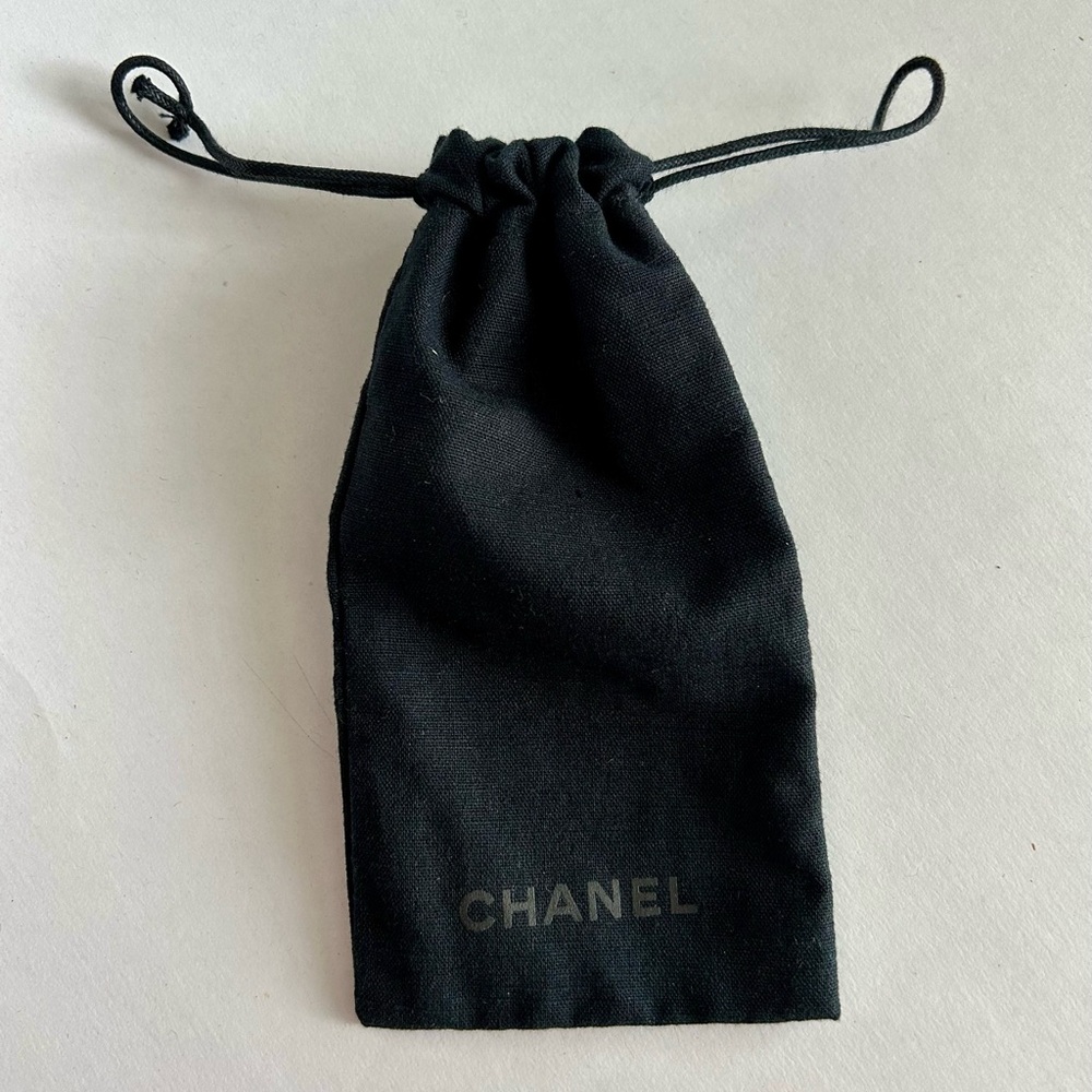 Chanel sunglasses pouch